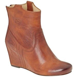 Frye Carson Wedge Leather Bootie in Light Brown Size 8.5